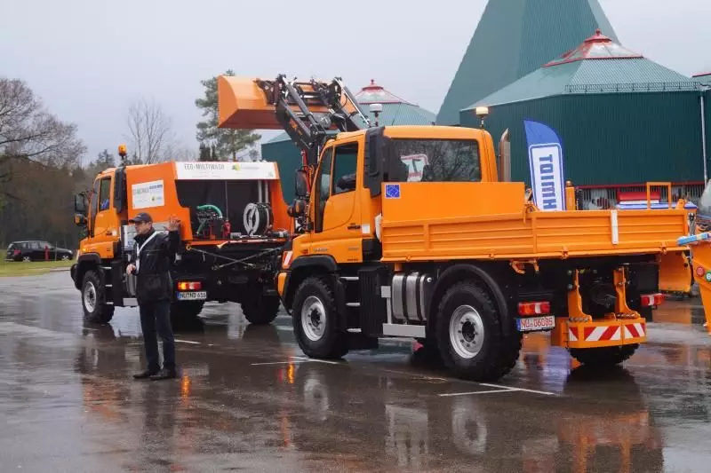 Der Unimog von Mercedes Benz: Seit Jahrzehnten ein Dauerbrenner im Kommunalen Einsatz.