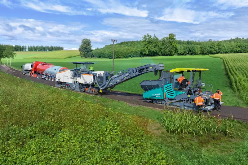 Der W 240 CRi ist das Herzstück des Kaltrecyclingzuges und gehört zu den leistungsstärksten Kaltrecyclern weltweit.