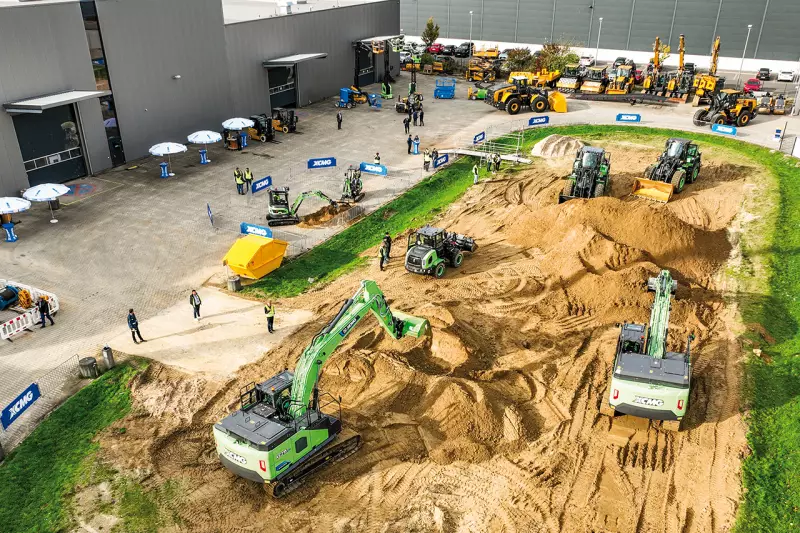 Die schweren, vollelektrischen Bagger und Radlader von XCMG standen im Mittelpunkt des Testdrive-Events auf dem firmeneigenen Testgelände in Krefeld. Quelle: Treffpunkt.Bau
