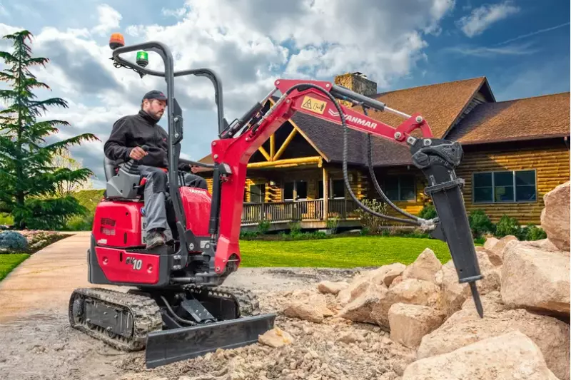 Der Yanmar SV10 Minibagger ist speziell für beengte Einsatzorte konzipiert und kombiniert kompakte Abmessungen, hohe Wendigkeit und zuverlässige Leistung für präzise Arbeiten im Bau- und Renovierungsbereich. (Foto: © Yanmar Compact Equipment)

