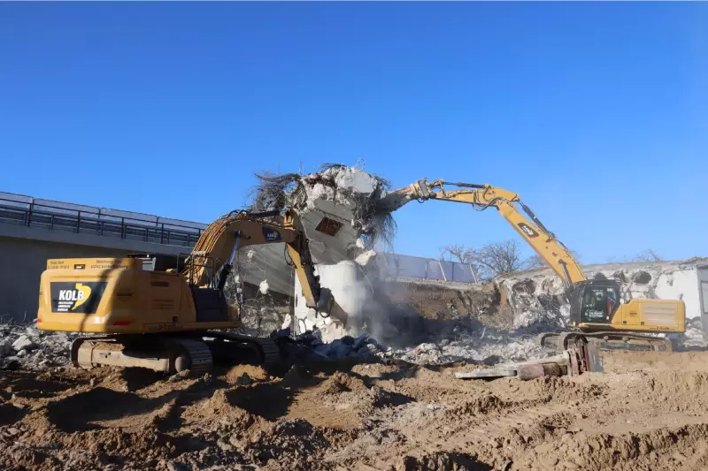 Unter den Baumaschinen herrschte klare Arbeitsteilung.
