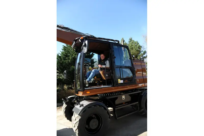 Sebastian Hecht hat beim neuen Cat M319 selbst an kleine Details gedacht.