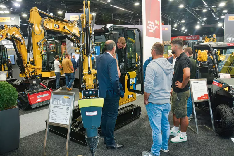 Zeppelin zeigte einen repräsentativen Querschnitt moderner Baumaschinentechnik und wertet die GaLaBau als vollen Erfolg. Ein Highlight am Messestand war der Cat Elektro-Minibagger Cat 301.9. Quelle: Zeppelin