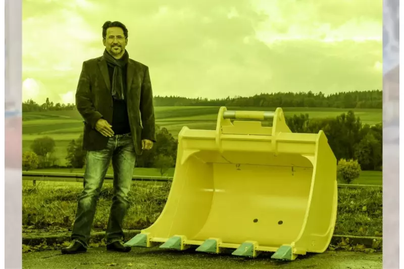 2016: Geschäftsführer Carsten-Michael Obrecht
zeichnet für die ZFE GmbH; Investition Arku „EdgeBreaker”, CNC Anlage; Ausbau zum OEM, Serienproduzent; Hohe Lagerhaltung von halbfertigen
Erzeugnissen erlaubt schnelle Reaktion