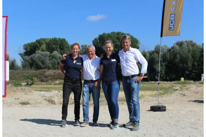 Die Veranstalter des 3-tägigen Events (v. l.): Christine Buchberger, Heinz Ziemer (beide Geschäftsführer Z&P Baumaschinen Mietservice) sowie Irina Schlagbauer, Stephan Ziemer (beide Geschäftsführer Z&P Baumaschinenservice).