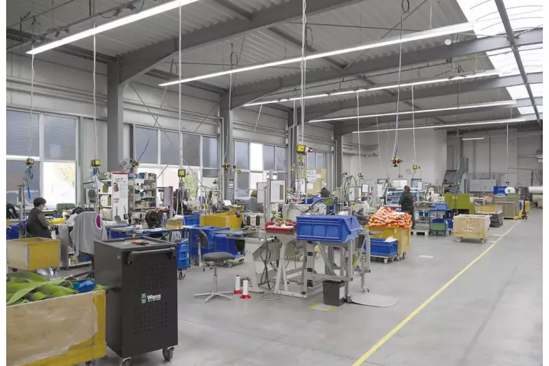Vom Einzelstück bis zu großen Tausender-Chargen. Die Fertigung in Dornstadt arbeitet effizient und flexibel. Derzeit beschäftigt Zurrpack 45 Mitarbeiter.