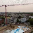 Beim Kauf der drei Liebherr-Turmdrehkrane 340 EC-B 16 achtete Riedel Bau nicht allein auf deren Leistungsstärke und Zuverlässigkeit. Entscheidend war die Betreuung durch Beutlhauser in den Bereichen Beratung, Montage und Service. Bildquelle: Liebherr/Beutlhauser