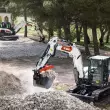 Der Bobcat E88 war Teil des Messeauftritts auf der bauma 2025 und steht für die Produkt- und Marktpräsenz des Herstellers. Vor diesem Hintergrund hatte Bobcat zuletzt Gespräche mit Wacker Neuson über eine mögliche Mehrheitsbeteiligung geführt, die inzwischen beendet sind.