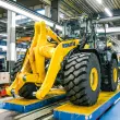 Radlader vom kompakten 5-Tonner bis zum 35 t schweren WA500 werden in Hannover gefertigt. 40 % der am Standort produzierten Maschinen verbleiben im deutschen Markt, was die Bedeutung des Heimatmarktes unterstreicht. Quelle: Treffpunkt.Bau