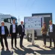 Bei der Bidi-eTruck-Premiere von Projekt SPIRIT-E  in Regensburg (v.l.): Thomas Ille, Leiter Early Pilots & Innovation Partnering bei MAN Truck & Bus, Conrad Mummert, Lead SBRS Europe, Markus Schmid, Geschäftsführer Spedition Schmid, Sandra Wimmer, Vorstandsmitglied REWAG, Prof. Dr.-Ing Markus Lienkamp, Lehrstuhl für Fahrzeugtechnik TUM.