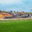 Der MAX710 Tieflader wurde bei B&B im Schwertransport eingesetzt und überführte eine 56-Tonnen-Brechanlage zur firmeneigenen Quarzsandgrube in Haltern am See.