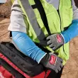 Zu den neuen Produkten mit kühlenden Eigenschaften gehört ein kühlender Arm-Schnittschutz mit 40 cm Länge.