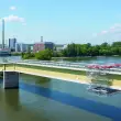 Die 235 m lange BARA-Brücke verbindet den Industriepark Wiesbaden mit der Rheininsel Petersaue und war in den 1970er-Jahren die weitest gespannte Leichtbetonbrücke der Welt.
