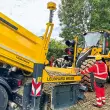 Leonhard Weiss setzt den Reptail SM vorwiegend für kleinere Wegebaumaßnahmen ein. Für maximale Präzision wurde eine Trimble Earthwork 3D-Maschinensteuerung nachgerüstet. Die Ampel hilft bei der Kommunikation mit dem Lkw-Fahrer. Quelle: Leonhard Weiss
