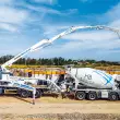 Den Auftakt der neuen Blueline-Baureihe von Schwing bildet die XS37-5RZ – eine 37-Meter-Autobetonpumpe, die speziell auf die Anforderungen typischer Baustellenanwendungen im Hoch- und Ingenieurbau zugeschnitten wurde. Quelle: Schwing