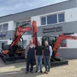 Personen v.l. Geschäftsführer UBM Peter Ummenhofer und Daniel Ummenhofer, Kubota Gebietsverkaufsleiter Jörg Flieger 
