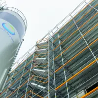 Das Pharmaunternehmen Daiichi Sankyo errichtet im bayerischen Pfaffenhofen an der Ilm ein neues Labor- und Produktionsgebäude, unterstützt durch eine Peri Up Gerüstlösung. Das Pharmaunternehmen Daiichi Sankyo errichtet im bayerischen Pfaffenhofen an der Ilm ein neues Labor- und Produktionsgebäude, unterstützt durch eine Peri Up Gerüstlösung.