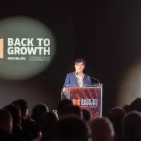 Positive Nachrichten: Jayden Lim (Head of HD Construction Equipment Europe / CEO Develon Europe) sprach über Produkteinführungen und die fortlaufende Erweiterung der Unternehmensstandorte und des Händlernetzwerks in Europa.
