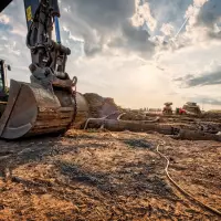 16 Verbände unter Führung des Hauptverband der Deutschen Bauindustrie fordern von Bundesumweltminister Carsten Schneider eine sofortige Novelle der Ersatzbaustoffverordnung im ersten Quartal 2026, um schnell umsetzbare Vereinfachungen zügig einzuführen. 16 Verbände unter Führung des Hauptverband der Deutschen Bauindustrie fordern von Bundesumweltminister Carsten Schneider eine sofortige Novelle der Ersatzbaustoffverordnung im ersten Quartal 2026, um schnell umsetzbare Vereinfachungen zügig einzuführen.