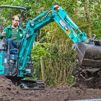 Langlebig und zuverlässig: Der Kobelco SK10SR-2E steht für den Premium-Anspruch des japanischen Herstellers auch in den unteren Leistungsklassen. Langlebig und zuverlässig: Der Kobelco SK10SR-2E steht für den Premium-Anspruch des japanischen Herstellers auch in den unteren Leistungsklassen.