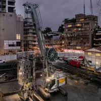 Das kompakte und modulare Design des LBX 600 überzeugt insbesondere auf engen Baustellen. Das kompakte und modulare Design des LBX 600 überzeugt insbesondere auf engen Baustellen.