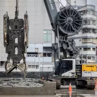 Das Trägergerät LBX 600 von Liebherr wurde speziell für Anwendungen mit Schlitzwandgreifer entwickelt.