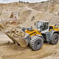 Der robuste Liebherr-Radlader L 586 XPower eignet sich für anspruchsvolle Arbeiten in der Gewinnung.