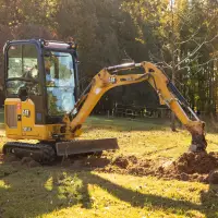 Der Cat Minibagger 301.8 ist ein typischer Vertreter der neuen Maschinengeneration und punktet durch hohe Hub- und Grabkräfte.