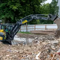 Eberhard modernisiert seinen Fuhrpark und investiert 2025 in acht neue Yanmar-Bagger zwischen drei und zehn Tonnen – darunter zwei SV100 der neuesten Generation. Weitere sollen folgen.