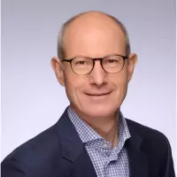 Antoine Duclaux tritt die Nachfolge von Bruno Blin an und bringt umfassende Expertise aus Strategie, Audit und internationalem Management in seine neue Rolle als CEO von Renault Trucks ein. Antoine Duclaux tritt die Nachfolge von Bruno Blin an und bringt umfassende Expertise aus Strategie, Audit und internationalem Management in seine neue Rolle als CEO von Renault Trucks ein.