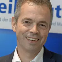 Prof. Dr.-Ing. Jan Scholten ist Vorstandsmitglied des VDBUM. Prof. Dr.-Ing. Jan Scholten ist Vorstandsmitglied des VDBUM.