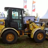 Ein Cat Radlader 906 mit Cartoon-Optik.
Ein Cat Radlader 906 mit Cartoon-Optik.