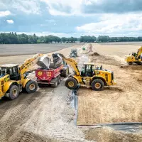 Cat Baumaschinen übernehmen Aufgaben bei der Erschließung für den Windpark in Kloddram. Foto: Behr Cat Baumaschinen übernehmen Aufgaben bei der Erschließung für den Windpark in Kloddram. Foto: Behr